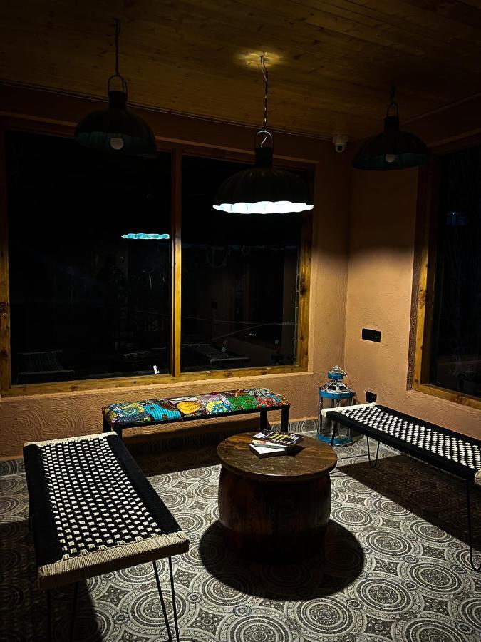 La Hault Hotel Sissu Kültér fotó