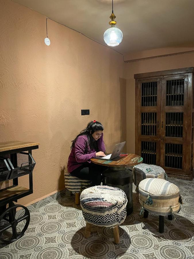 La Hault Hotel Sissu Kültér fotó